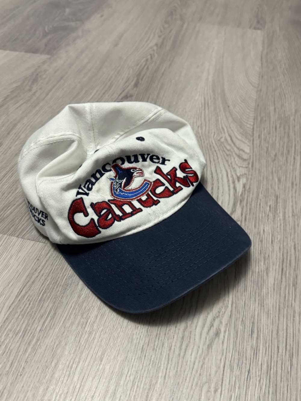 NHL Vancouver Canucks White and Navy Logo Hat